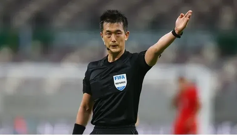Vai Trò Quyền Lực Của Trọng Tài Trong Bóng Đá Hiện Đại